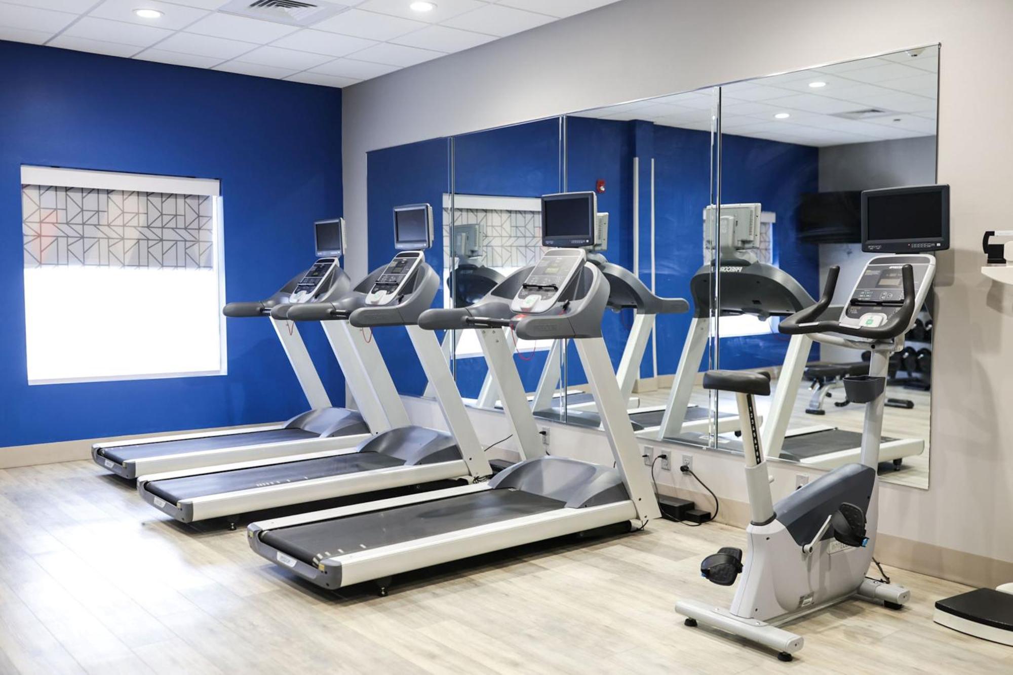 Holiday Inn Express & Suites Memphis Arpt Elvis Presley Blv By Ihg Luaran gambar